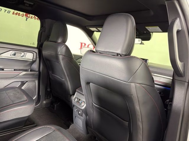 2025 White Metallic Ford Explorer ST 4X4 SUV