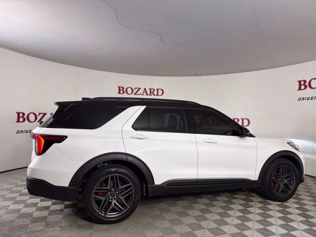 2025 White Metallic Ford Explorer ST 4X4 SUV