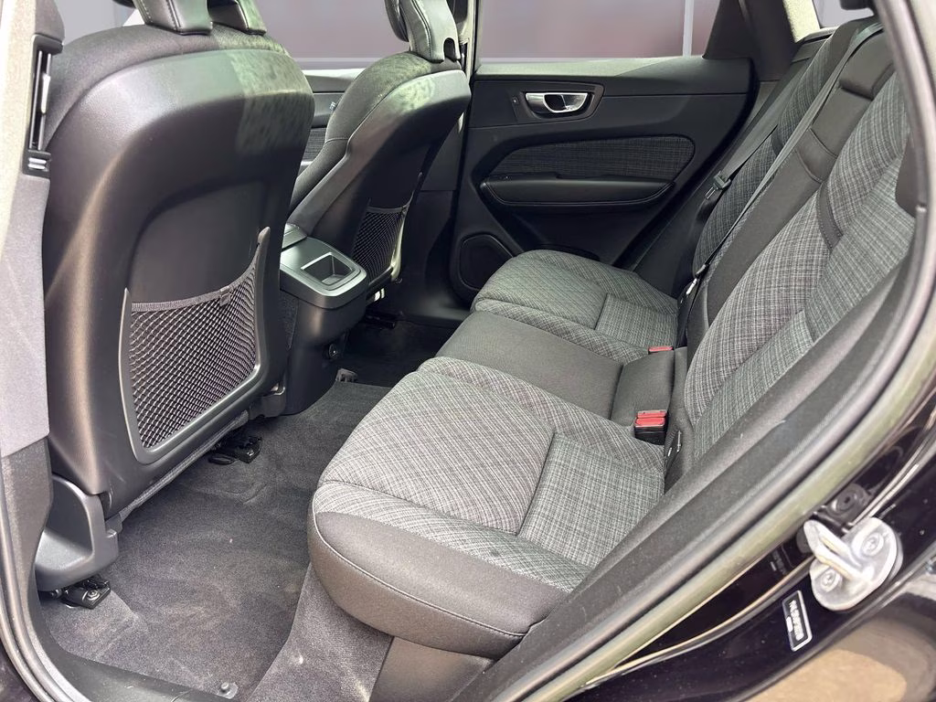 2023 Onyx Black Metallic Volvo XC60 B5 Core AWD SUV