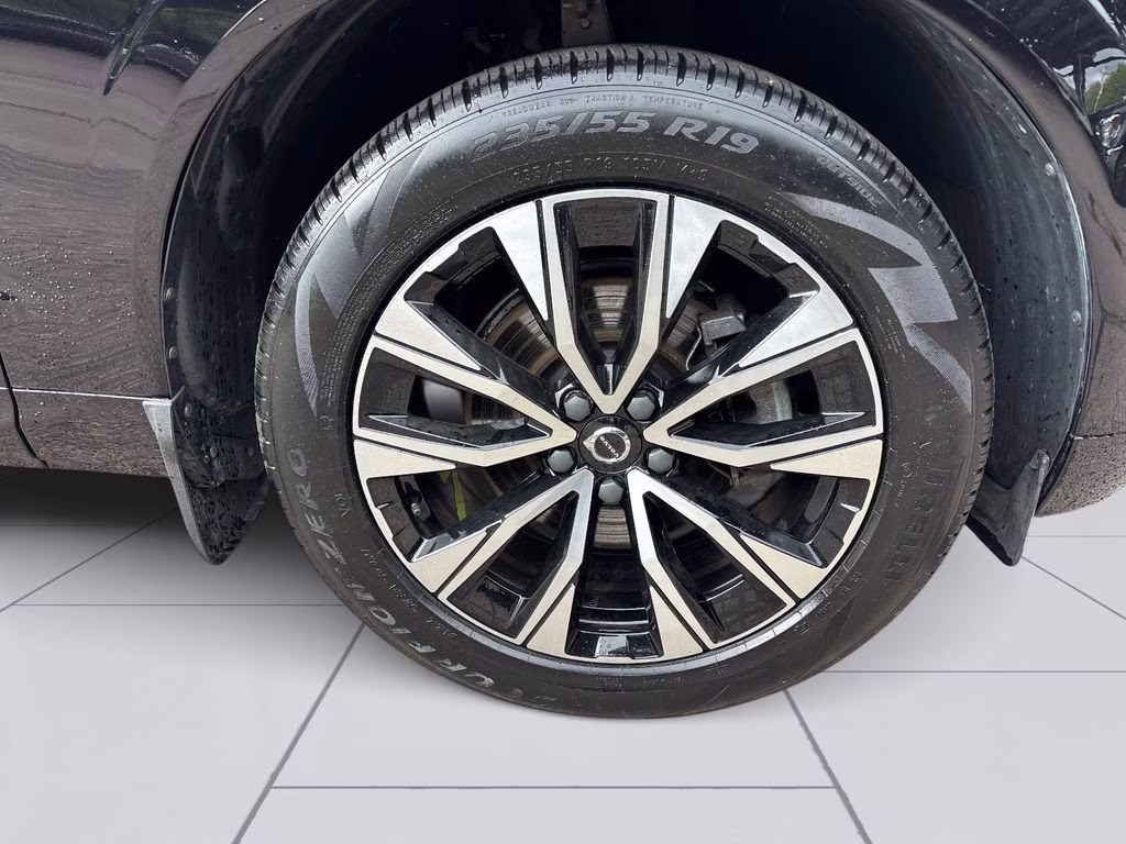 2023 Onyx Black Metallic Volvo XC60 B5 Core AWD SUV