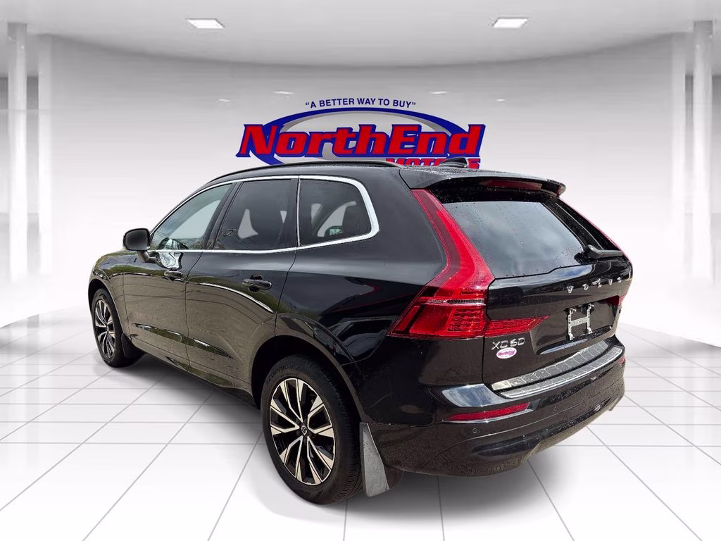 2023 Onyx Black Metallic Volvo XC60 B5 Core AWD SUV