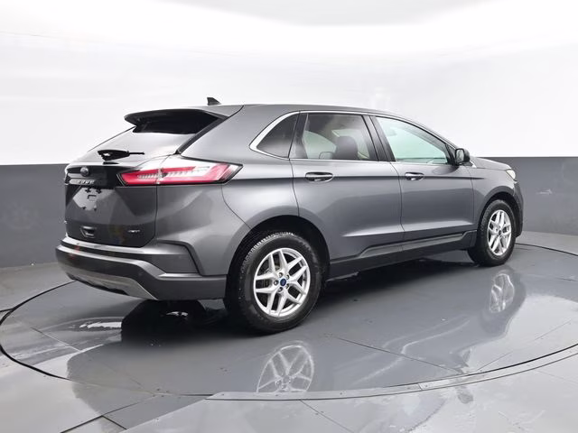 2022 Gray Metallic Ford Edge SEL AWD SUV