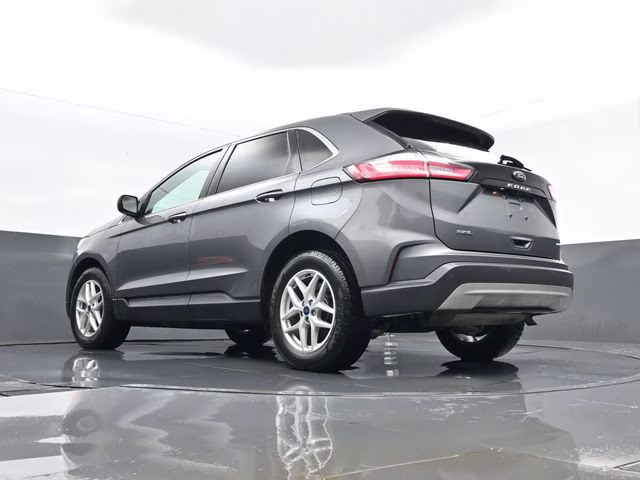 2022 Gray Metallic Ford Edge SEL AWD SUV