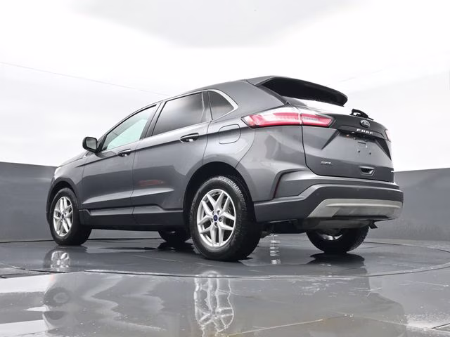 2022 Gray Metallic Ford Edge SEL AWD SUV