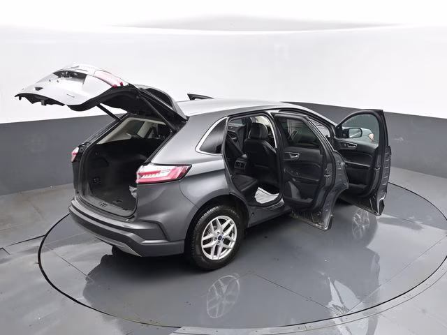 2022 Gray Metallic Ford Edge SEL AWD SUV