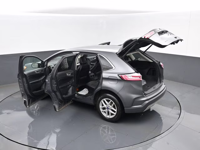 2022 Gray Metallic Ford Edge SEL AWD SUV