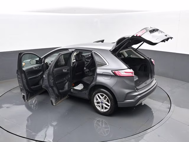 2022 Gray Metallic Ford Edge SEL AWD SUV