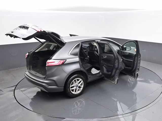 2022 Gray Metallic Ford Edge SEL AWD SUV