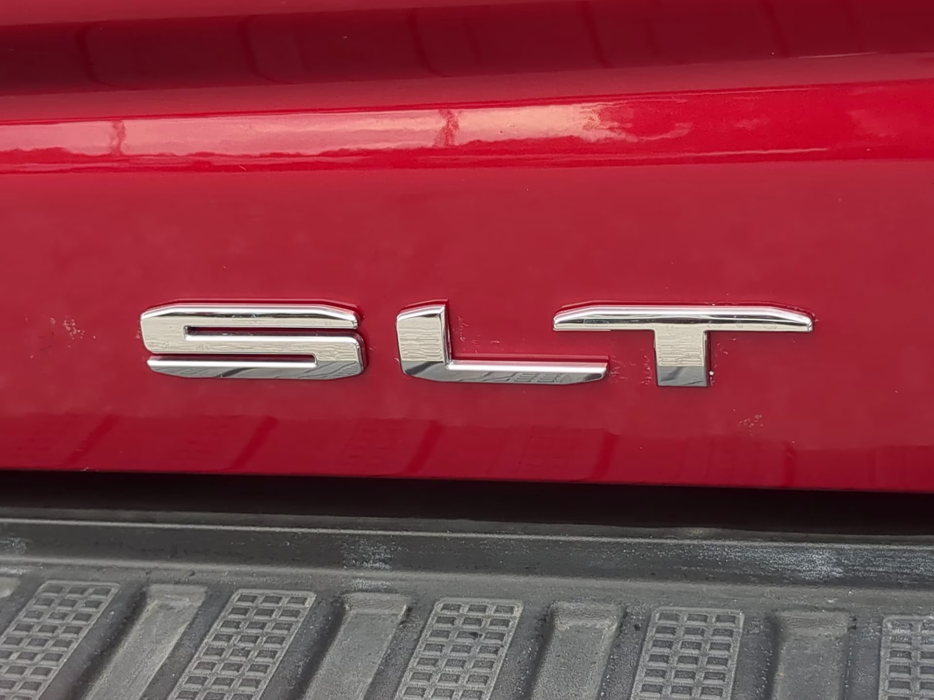 2024 Volcanic Red Tintcoat GMC Sierra 2500HD SLT Crew Cab Pickup 4X4 Truck