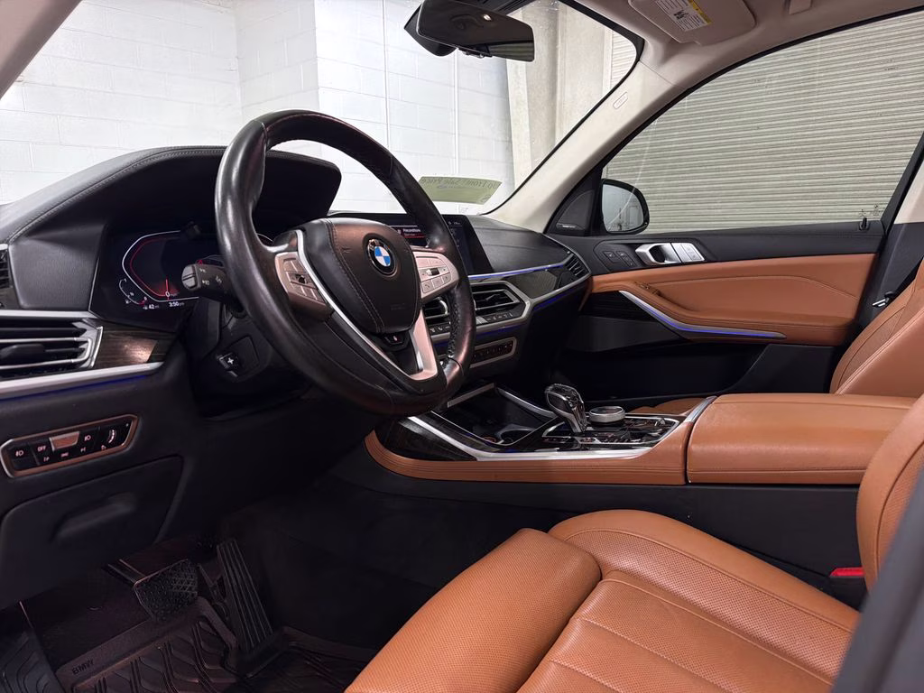 2021 Mineral White Metallic BMW X7 xDrive40i AWD SUV
