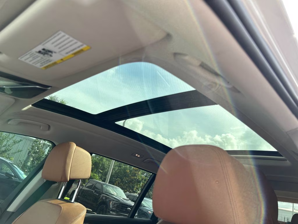 2021 Mineral White Metallic BMW X7 xDrive40i AWD SUV