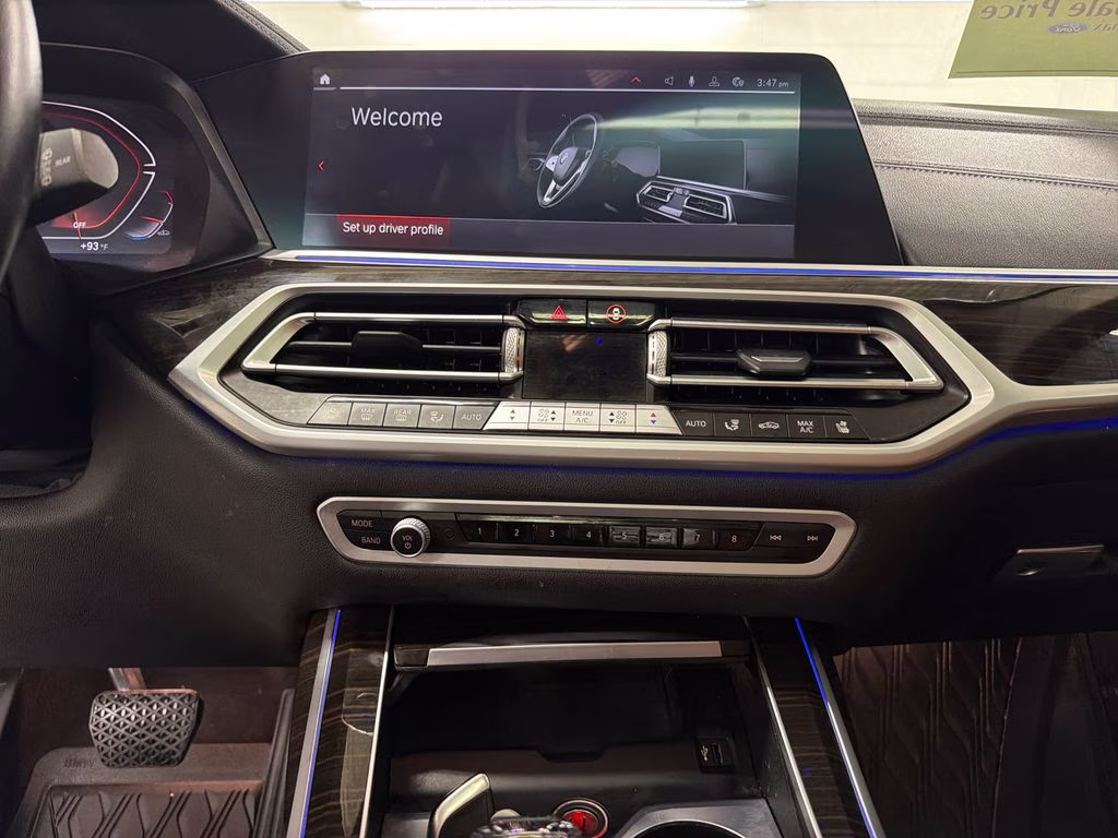 2021 Mineral White Metallic BMW X7 xDrive40i AWD SUV
