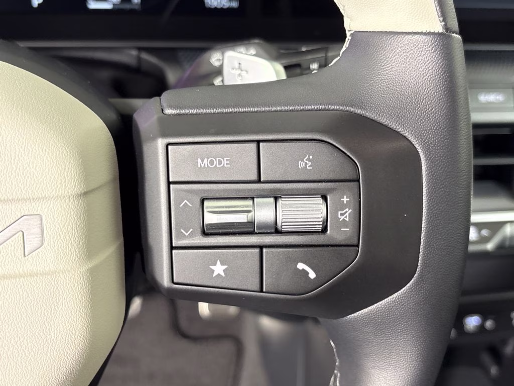 2026 Snow White Pearl Kia K4 GT-Line Turbo FWD Hatchback