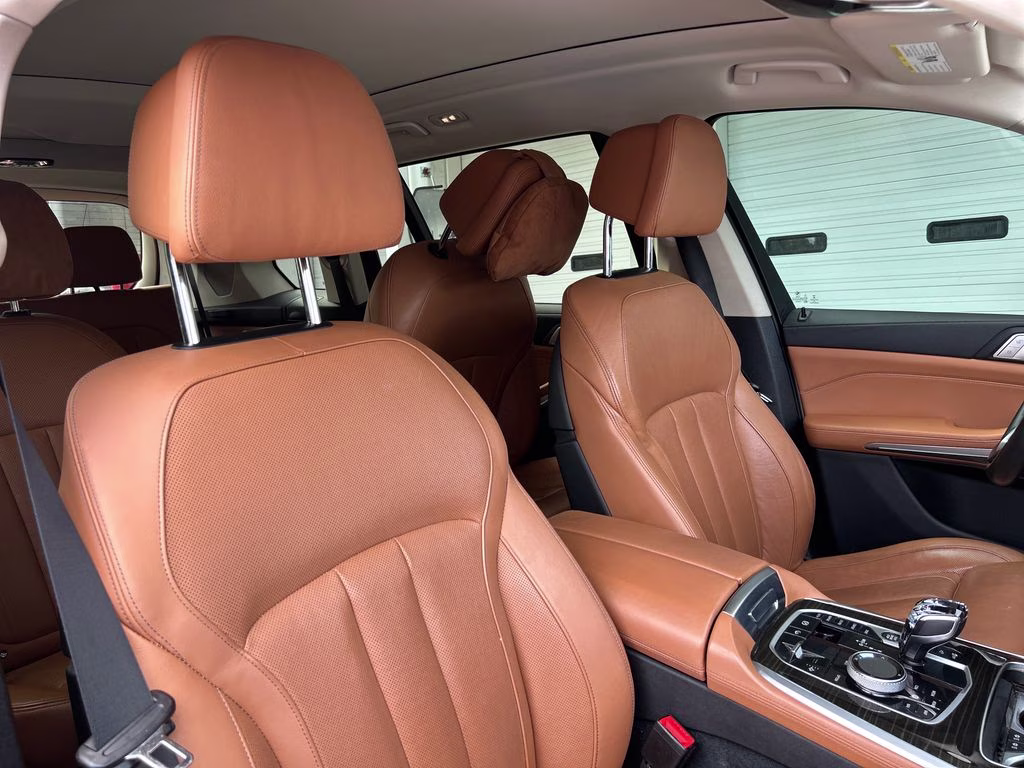 2021 Mineral White Metallic BMW X7 xDrive40i AWD SUV