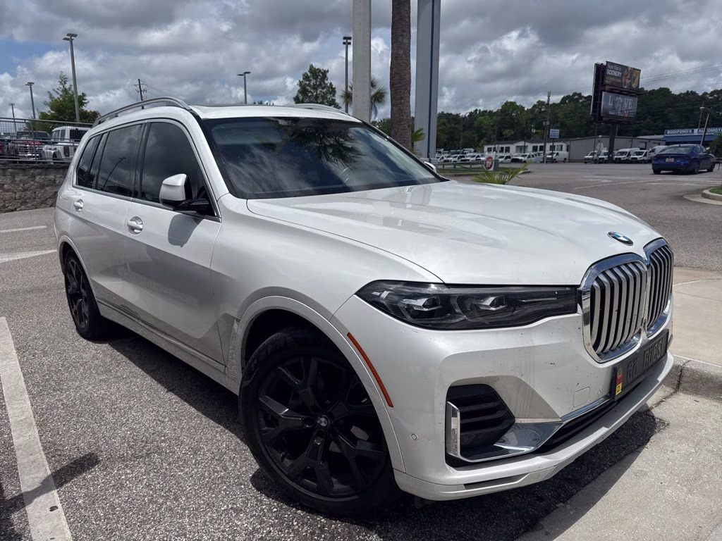 2021 White Metallic BMW X7 xDrive40i AWD SUV