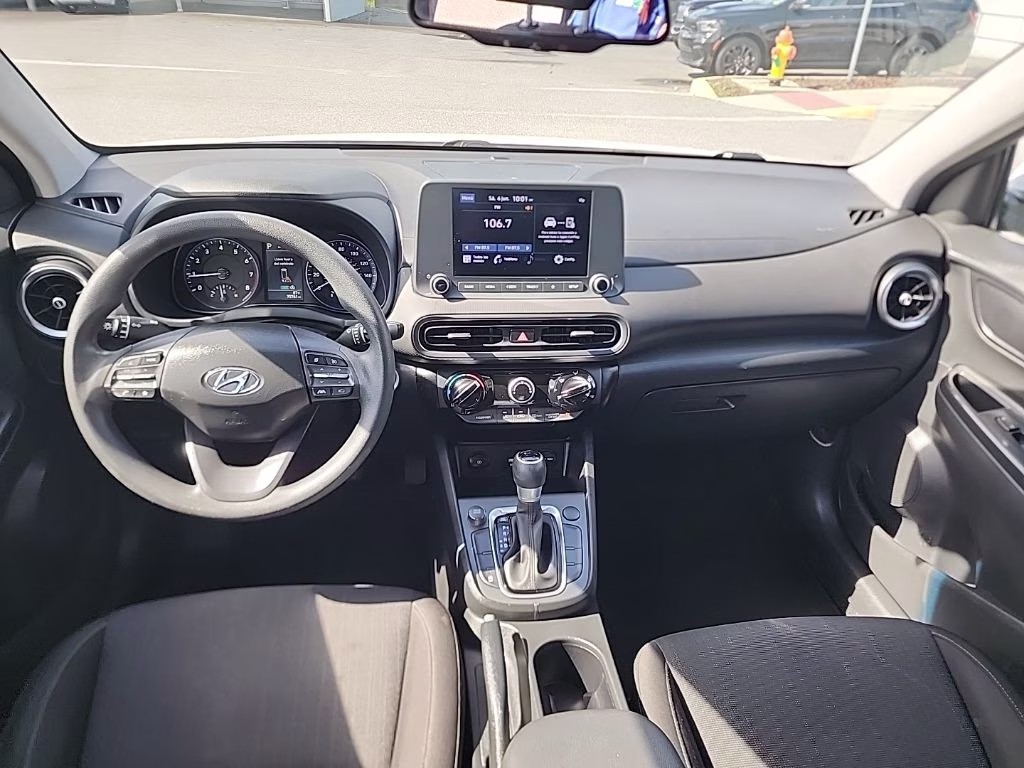 2022 Lunar White Hyundai Kona SEL FWD SUV