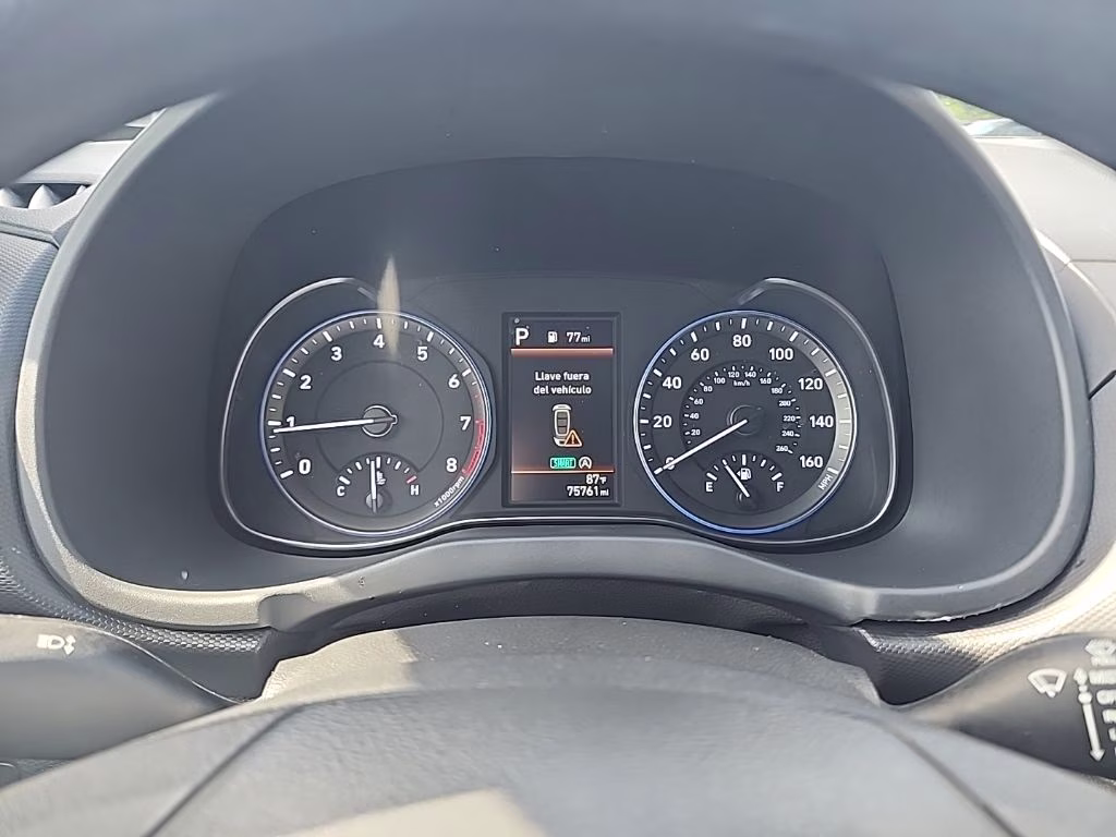 2022 Lunar White Hyundai Kona SEL FWD SUV