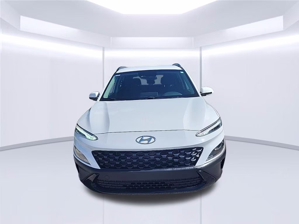2022 Lunar White Hyundai Kona SEL FWD SUV
