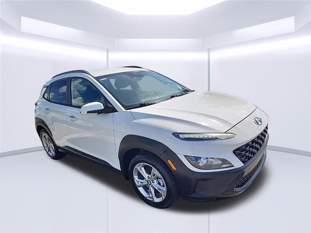 2022 Lunar White Hyundai Kona SEL FWD SUV