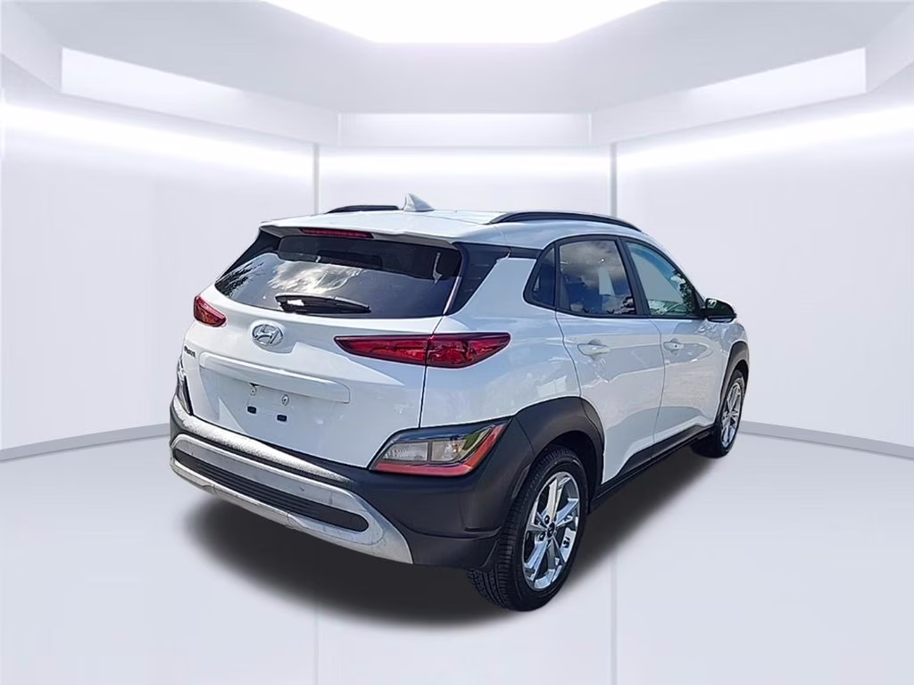 2022 Lunar White Hyundai Kona SEL FWD SUV