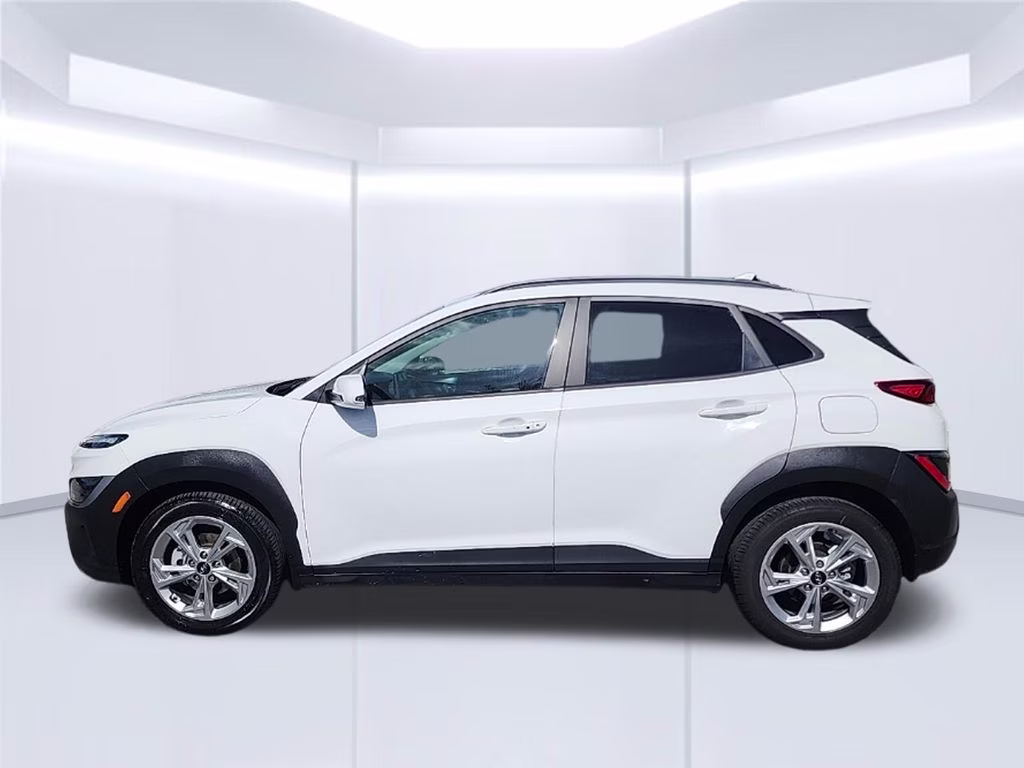 2022 Lunar White Hyundai Kona SEL FWD SUV