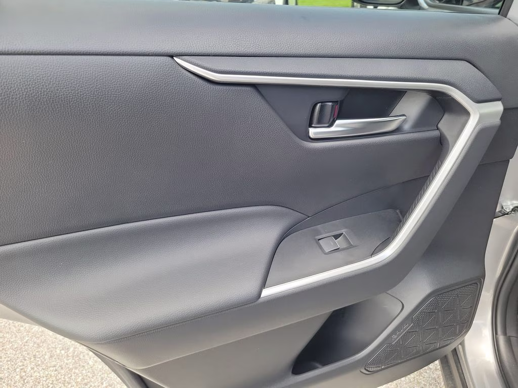 2024 Silver Sky Metallic Toyota RAV4 Hybrid XLE AWD SUV