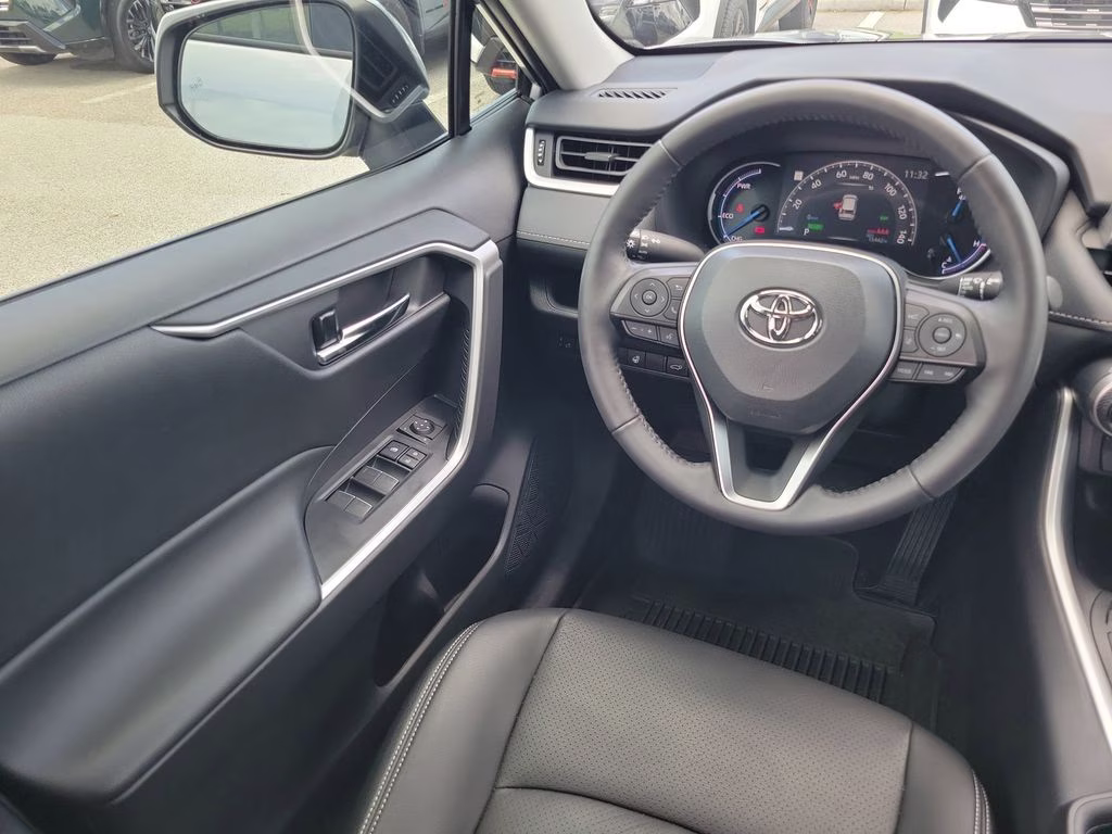 2024 Silver Sky Metallic Toyota RAV4 Hybrid XLE AWD SUV