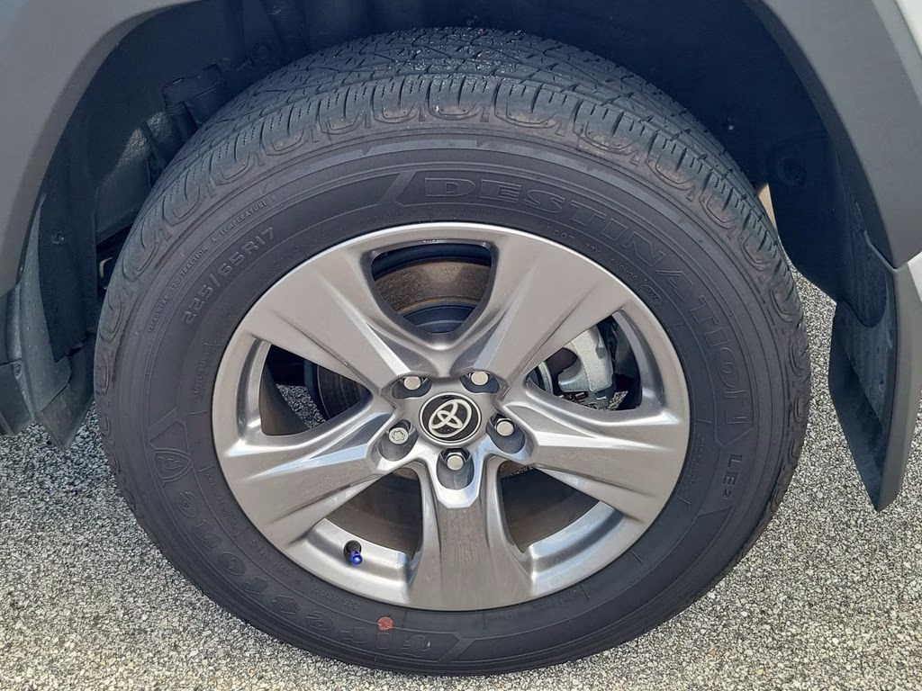 2024 Silver Sky Metallic Toyota RAV4 Hybrid XLE AWD SUV