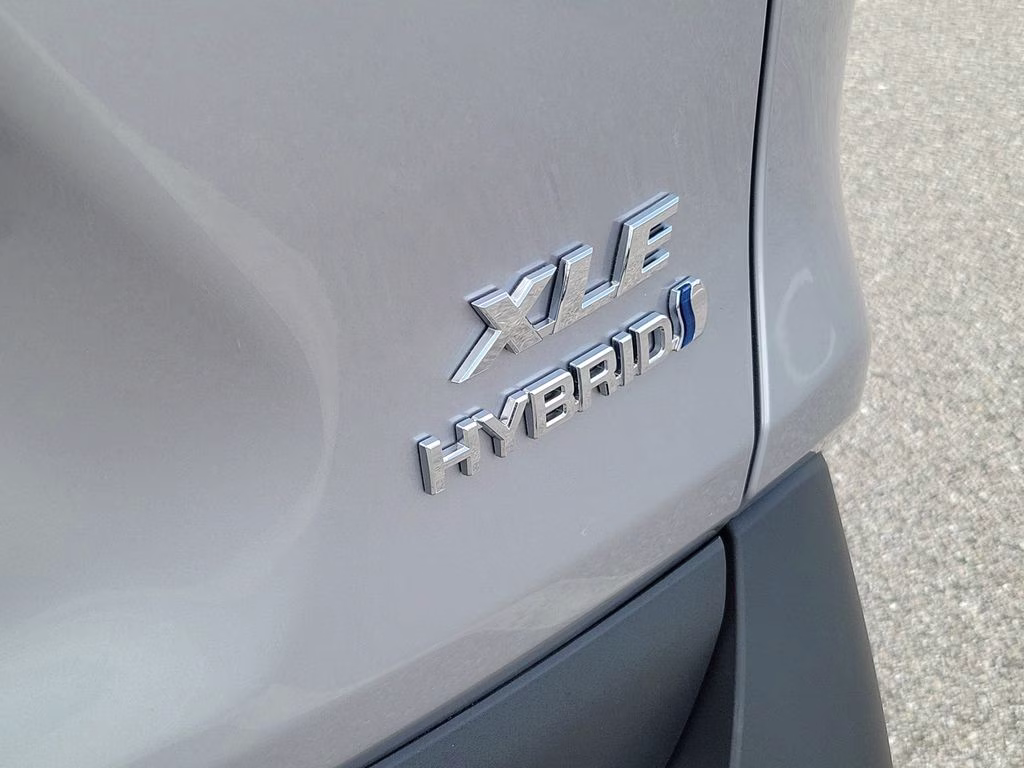 2024 Silver Sky Metallic Toyota RAV4 Hybrid XLE AWD SUV
