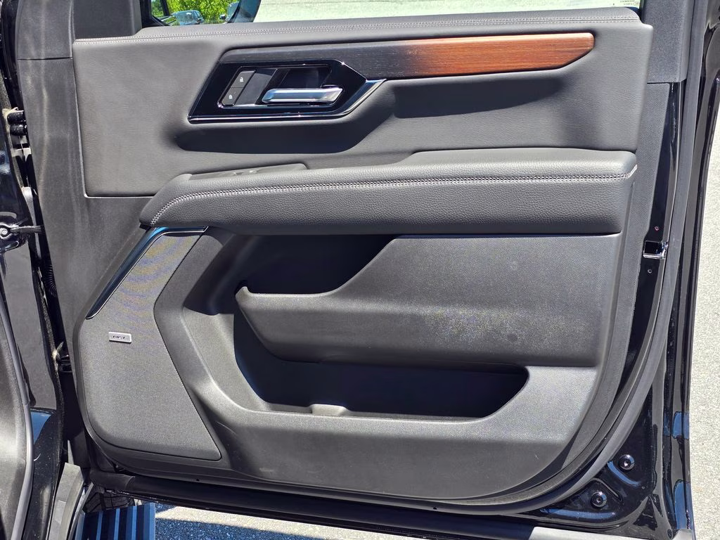 2026 Onyx Black GMC Yukon XL Denali 4X4 SUV