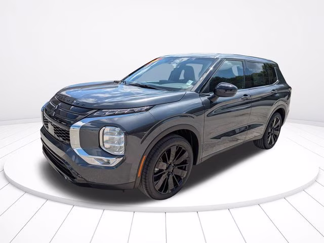 2026 Graphite Gray Mitsubishi Outlander LE FWD SUV
