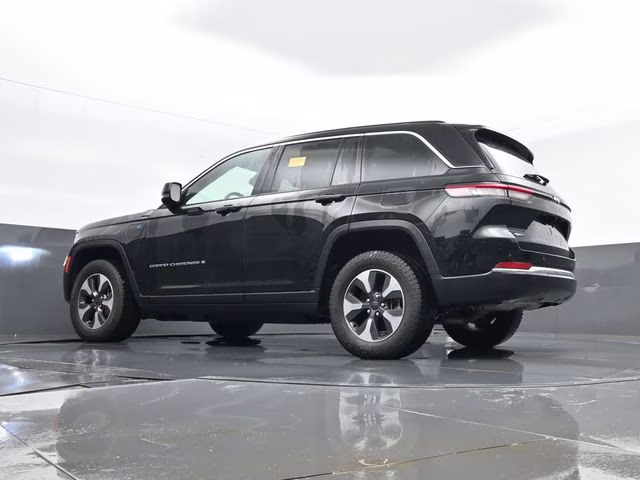 2022 Diamond Black Crystal Pearlcoat Jeep Grand Cherokee 4xe 4X4 SUV