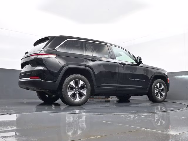 2022 Diamond Black Crystal Pearlcoat Jeep Grand Cherokee 4xe 4X4 SUV