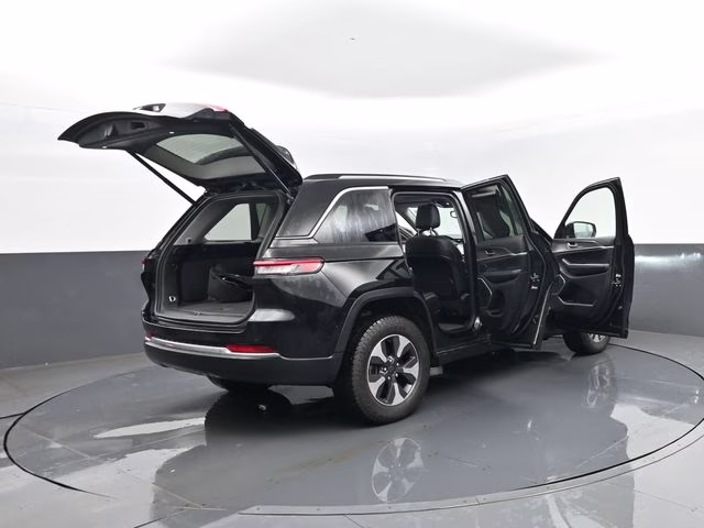 2022 Diamond Black Crystal Pearlcoat Jeep Grand Cherokee 4xe 4X4 SUV