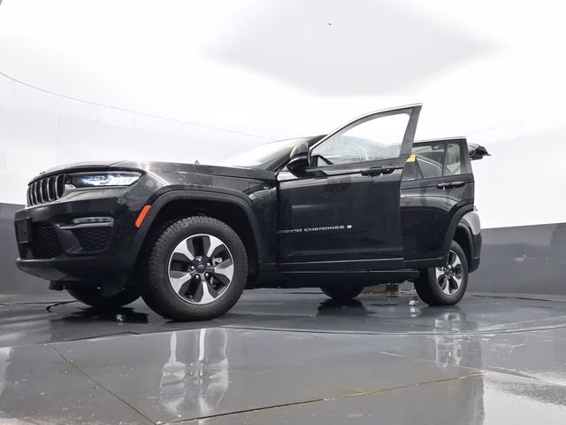 2022 Diamond Black Crystal Pearlcoat Jeep Grand Cherokee 4xe 4X4 SUV