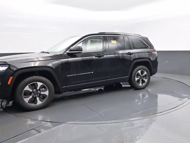 2022 Diamond Black Crystal Pearlcoat Jeep Grand Cherokee 4xe 4X4 SUV