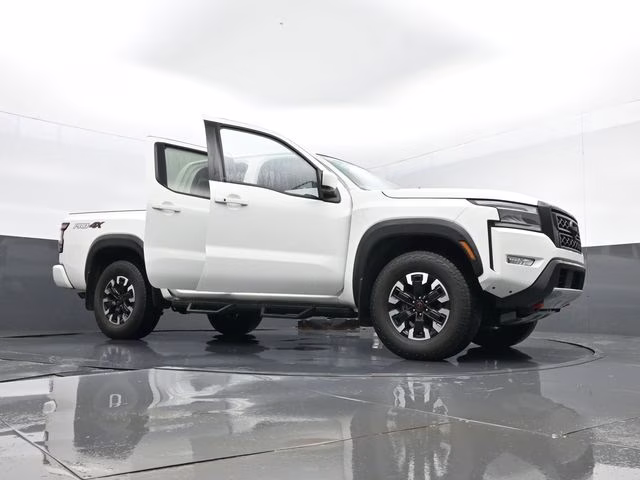 2024 Glacier White Nissan Frontier PRO-4X 4X4 Truck