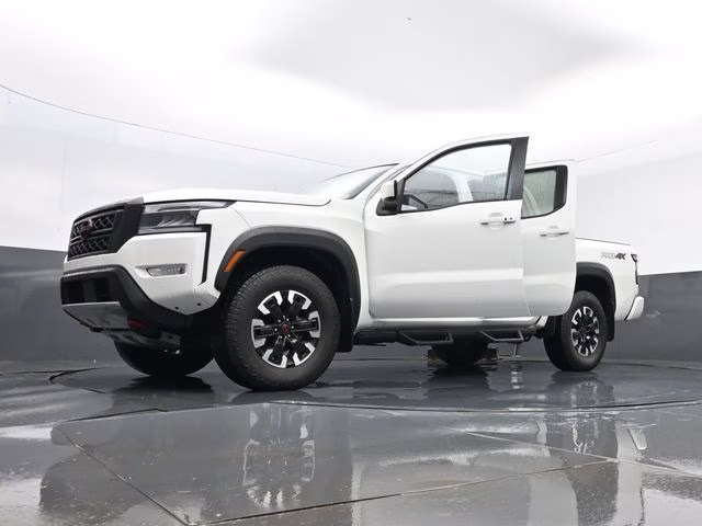 2024 Glacier White Nissan Frontier PRO-4X 4X4 Truck