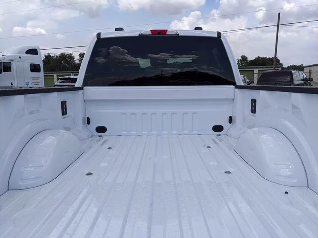 2026 Oxford White Ford Super Duty F-250 SRW Lariat 4X4 Truck