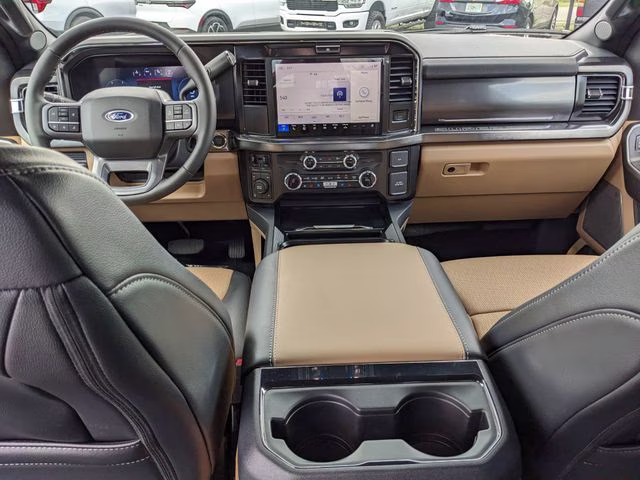2026 Oxford White Ford Super Duty F-250 SRW Lariat 4X4 Truck