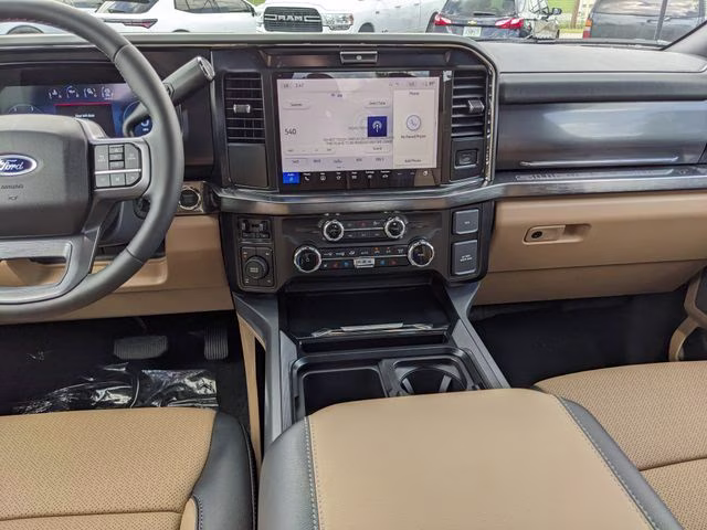 2026 Oxford White Ford Super Duty F-250 SRW Lariat 4X4 Truck