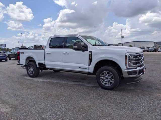 2026 Oxford White Ford Super Duty F-250 SRW Lariat 4X4 Truck