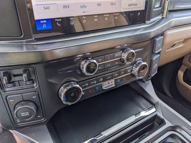 2026 Oxford White Ford Super Duty F-250 SRW Lariat 4X4 Truck