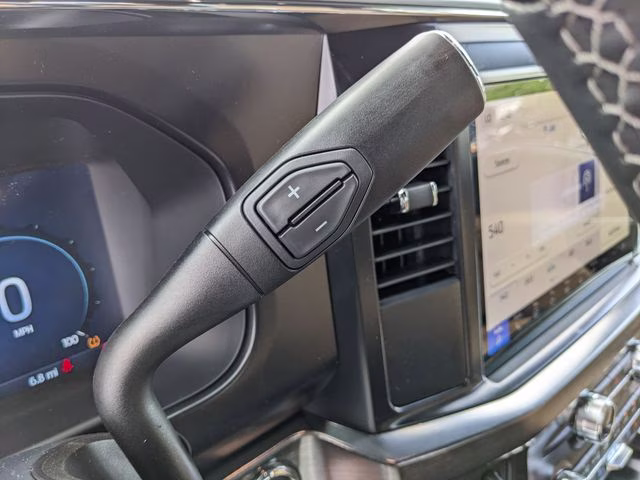 2026 Oxford White Ford Super Duty F-250 SRW Lariat 4X4 Truck