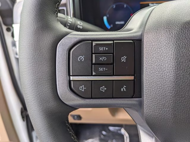 2026 Oxford White Ford Super Duty F-250 SRW Lariat 4X4 Truck