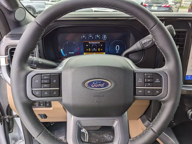 2026 Oxford White Ford Super Duty F-250 SRW Lariat 4X4 Truck
