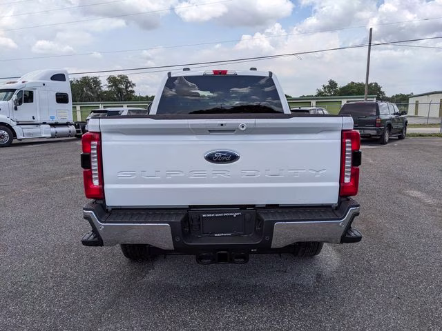 2026 Oxford White Ford Super Duty F-250 SRW Lariat 4X4 Truck