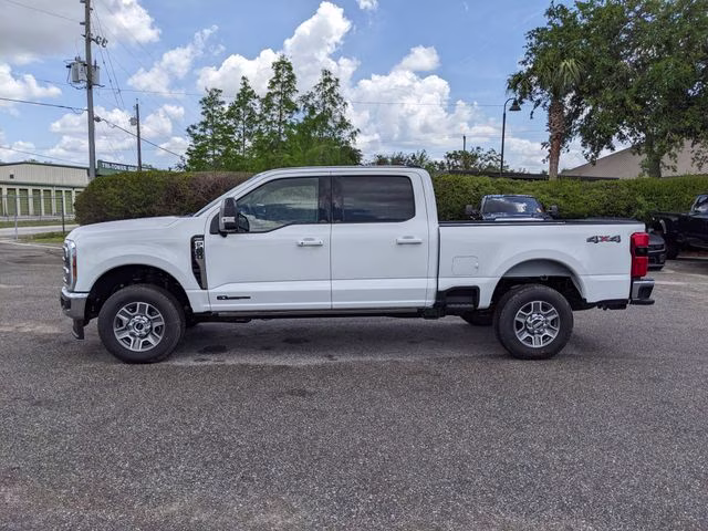 2026 Oxford White Ford Super Duty F-250 SRW Lariat 4X4 Truck