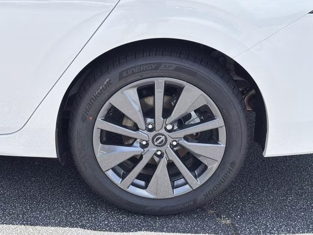 2026 Aspen White Tricoat Nissan Sentra SL FWD Sedan