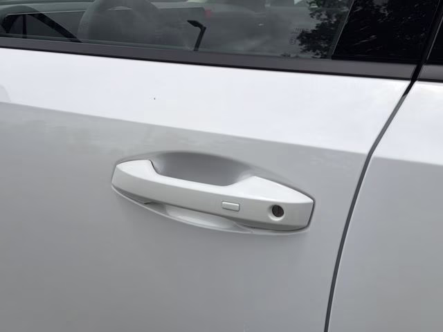 2026 Aspen White/Super Black Nissan Kicks SR AWD SUV